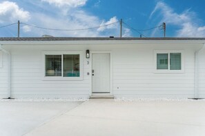 Exterior detail - Unit #3 Waterfront + Heated Pool and Spa Access (Fort Walton Beach)
