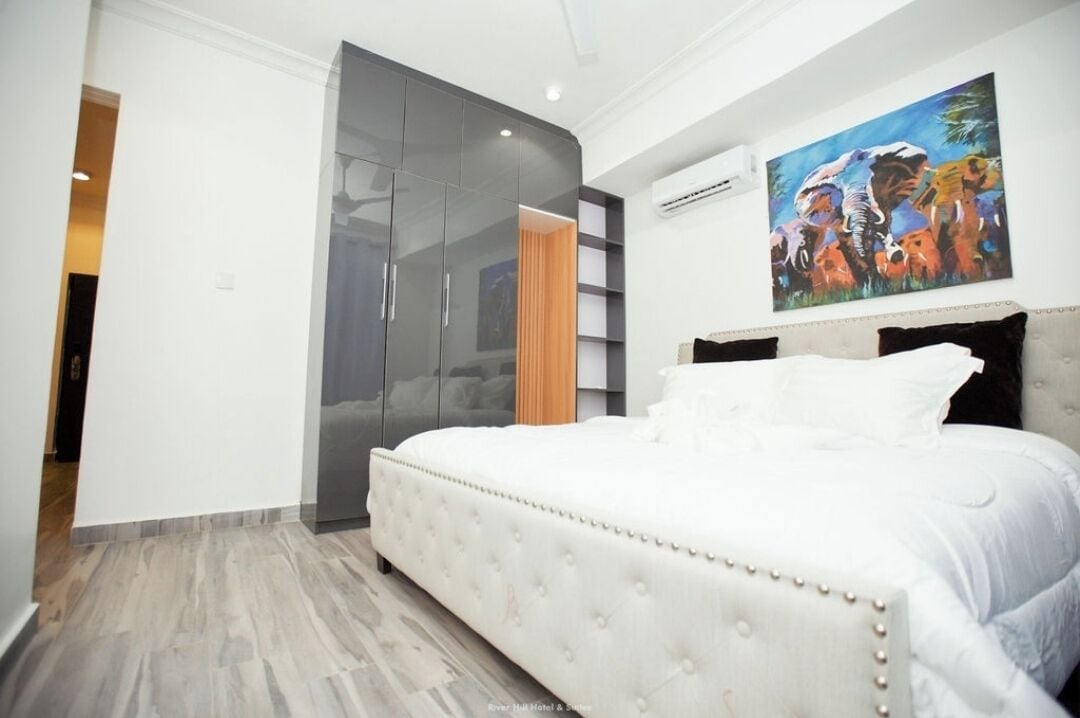 Premium-Studiosuite | Zimmersafe, individuell dekoriert, individuell eingerichtet