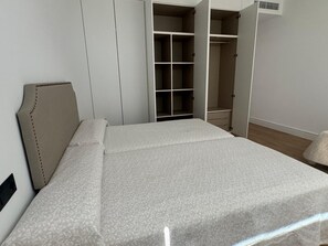 1 bedroom, iron/ironing board, WiFi, bed sheets - Arcos de Montemar Apartments 1 bedroom apartment  (Torremolinos)