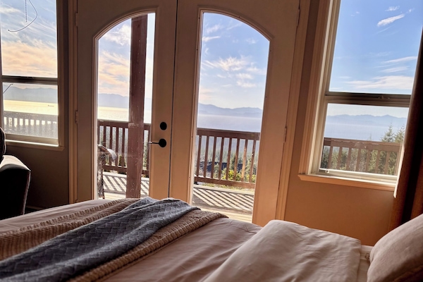 3 slaapkamers, een strijkplank/strijkijzer, wifi, beddengoed