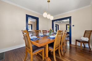Dining - The Little Big House: 6-Bed Home in Downtown A2 (Ann Arbor)