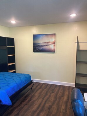 1 bedroom, free WiFi, bed sheets - Chic studio with WiFi and AC in tranquil Sarasota (Sarasota)