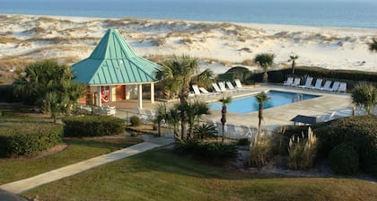 Remodeled 2BR 2BA top floor BEACH front condo in Building 4 at popular resort!