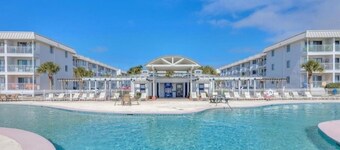 Remodeled 2BR 2BA top floor BEACH front condo in Building 4 at popular resort!