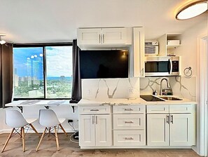 Fridge, microwave, stovetop, coffee/tea maker - Beautiful OCEAN & CANAL View - Renovated - Waikiki Studio (Honolulu)
