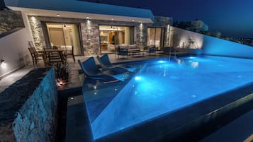 Executive Suite Private Pool