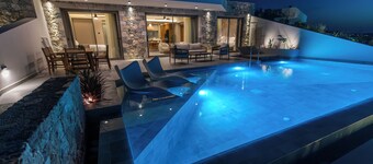 Akres Luxury Sea View Villas