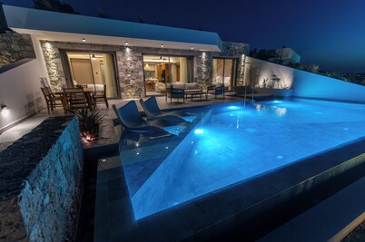 Akres Luxury Sea View Villas