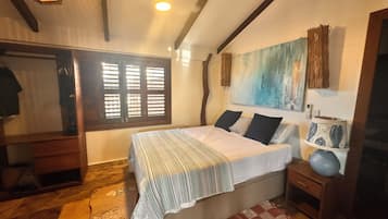 Deluxe driepersoonskamer, uitzicht op zee | Lakens van Egyptisch katoen, luxe beddengoed