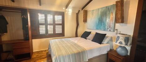 디럭스 트리플룸, 바다 전망 | 이집트산 면 시트, 고급 침구, 메모리폼 침대, 미니바