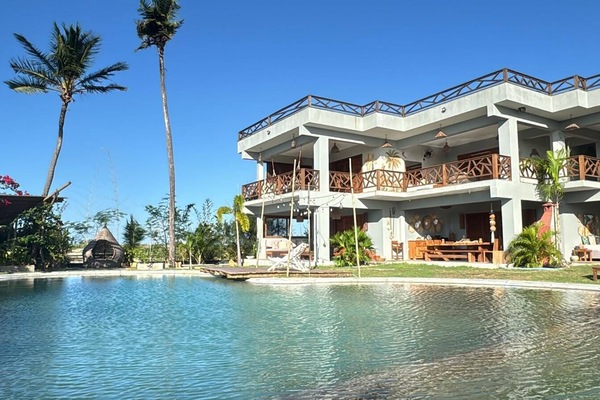 Fachada da propriedade