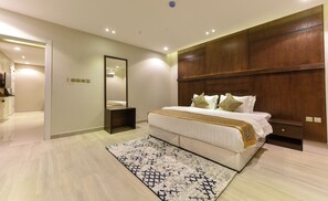 1 bedroom, in-room safe, blackout curtains, soundproofing