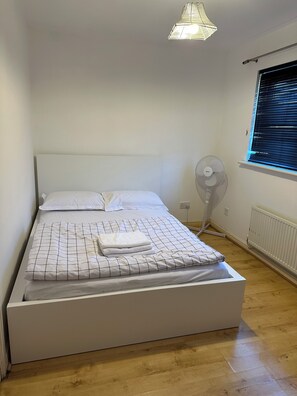 1 soverom, strykejern/-brett, wi-fi og sengetøy