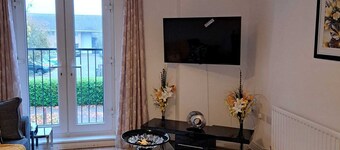 Home from Home Apartment 10 minutes to Sheerness Beach and Rochester Castle 