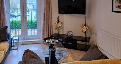 Home from Home Apartment 10 minutes to Sheerness Beach and Rochester Castle