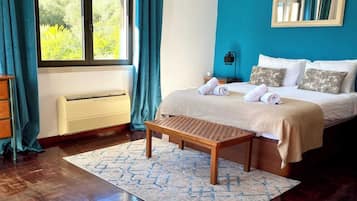 7 chambres, lit parapluie