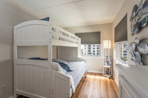 3 bedrooms, desk, iron/ironing board, WiFi - Newly remodeled, fully furnished, 3-bed/2 bath condo with direct ocean access (Daytona Beach)