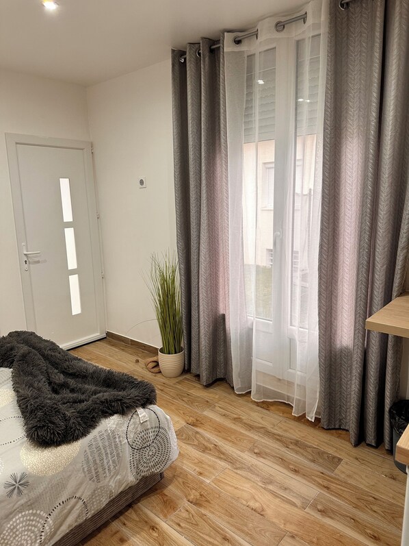 1 chambre, Wi-Fi, draps fournis