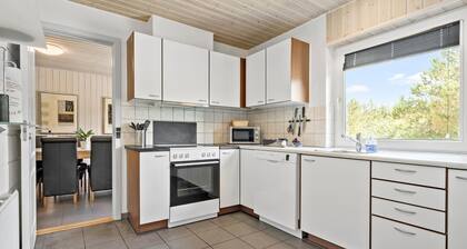 Amazing home in Ringkøbing with sauna