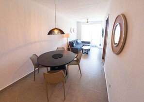 Premium Apart Daire, 1 Büyük (Queen) Boy Yatak ve Çekyat | Oturma alanı