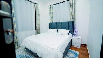 3 slaapkamers, een strijkplank/strijkijzer, wifi, beddengoed