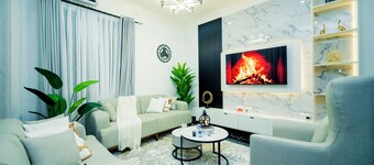 Charming 3-bedroom 3 bathroom house with WiFi and AC in the heart Dar es Salaam 