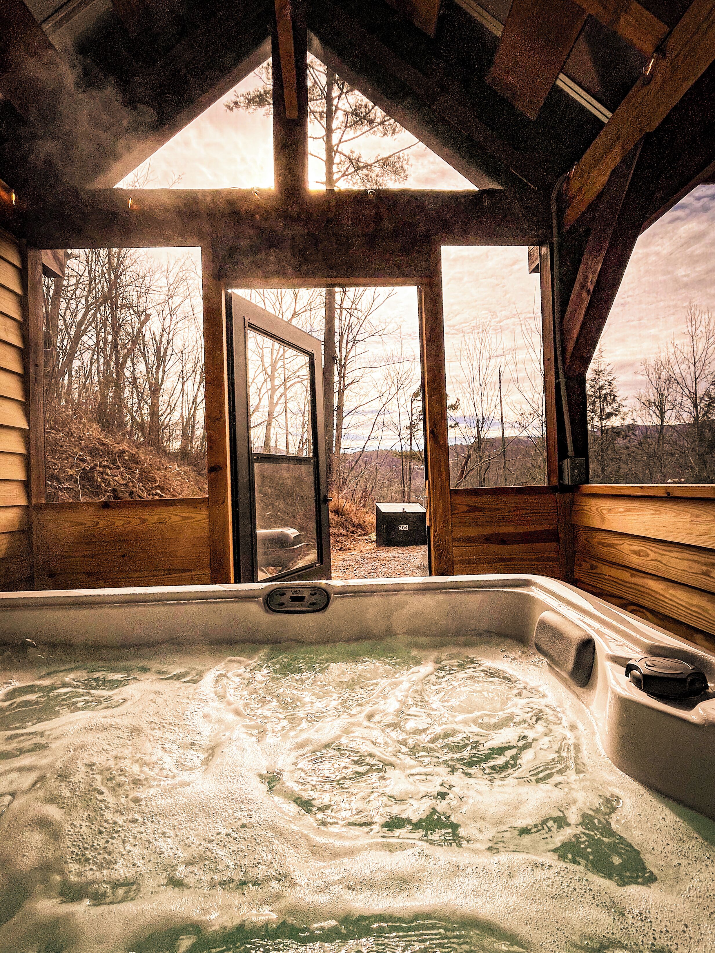 Outdoor spa tub