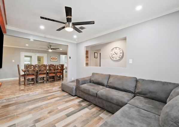 スマートテレビ、暖炉