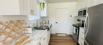 Lovely Beachside Oasis 2BD Unit in Port Dover