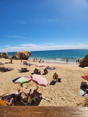Beach towels - CASA ROGEL: PRIVATE HEATED POOL, GAMES, WIFI, WALK TO TOWN, 5 MIN DRIVE TO BEACH (Alcantarilha)