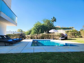 Piscine extérieure, piscine chauffée