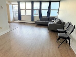 Smart TV - FULLY FURNISHED 1BHK IN THE HEART OF THE CITY , GREATER TORONTO AREA (Toronto)