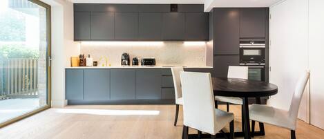 Fridge, microwave, oven, stovetop