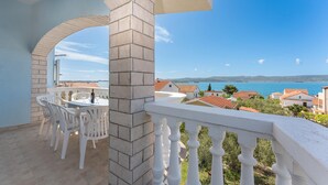 Outdoor dining - 2 bedroom cozy apartment in Sveti Filip i Jakov (Sveti Filip i Jakov)
