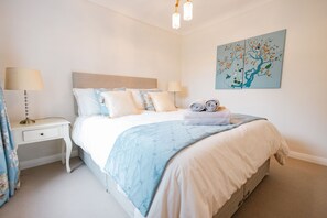 5 makuuhuonetta, vauvan matkasänky, Wi-Fi