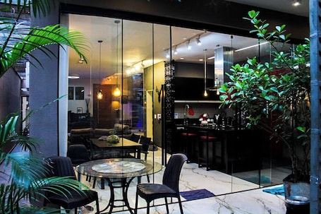 Dining. Morumbi Triplex House with Jacuzzi