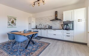 Fridge, dishwasher, coffee/tea maker, cookware/dishes/utensils - 2 bedroom amazing apartment in Medulin (Medulin)