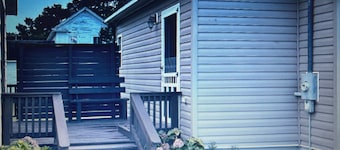 Quaint 3bedroom house in Swan Quarter with WiFi & AC. Close to public boat ramp.