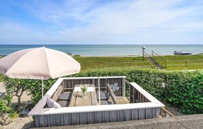 Outdoor dining - 2 bedroom cozy home in Otterup (Otterup)