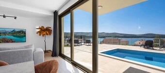 4 bedroom amazing home in Zaboric