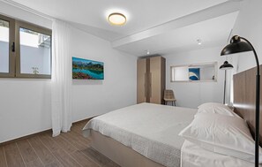 4 bedrooms, in-room safe, travel crib, free WiFi