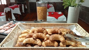 Tägliches inbegriffenes Frühstücksbuffet