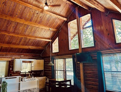Charming 3-bedroom cabin in Eucha with WiFi and FirePit