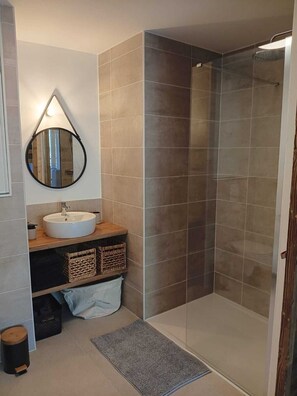 Shower, hair dryer