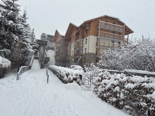 3 bedroom flat in Briançon-Serre Chevalier, 150m from lift, shops & restaurants