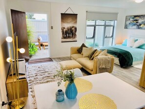 1 habitación, tabla de planchar con plancha, wifi y ropa de cama 
