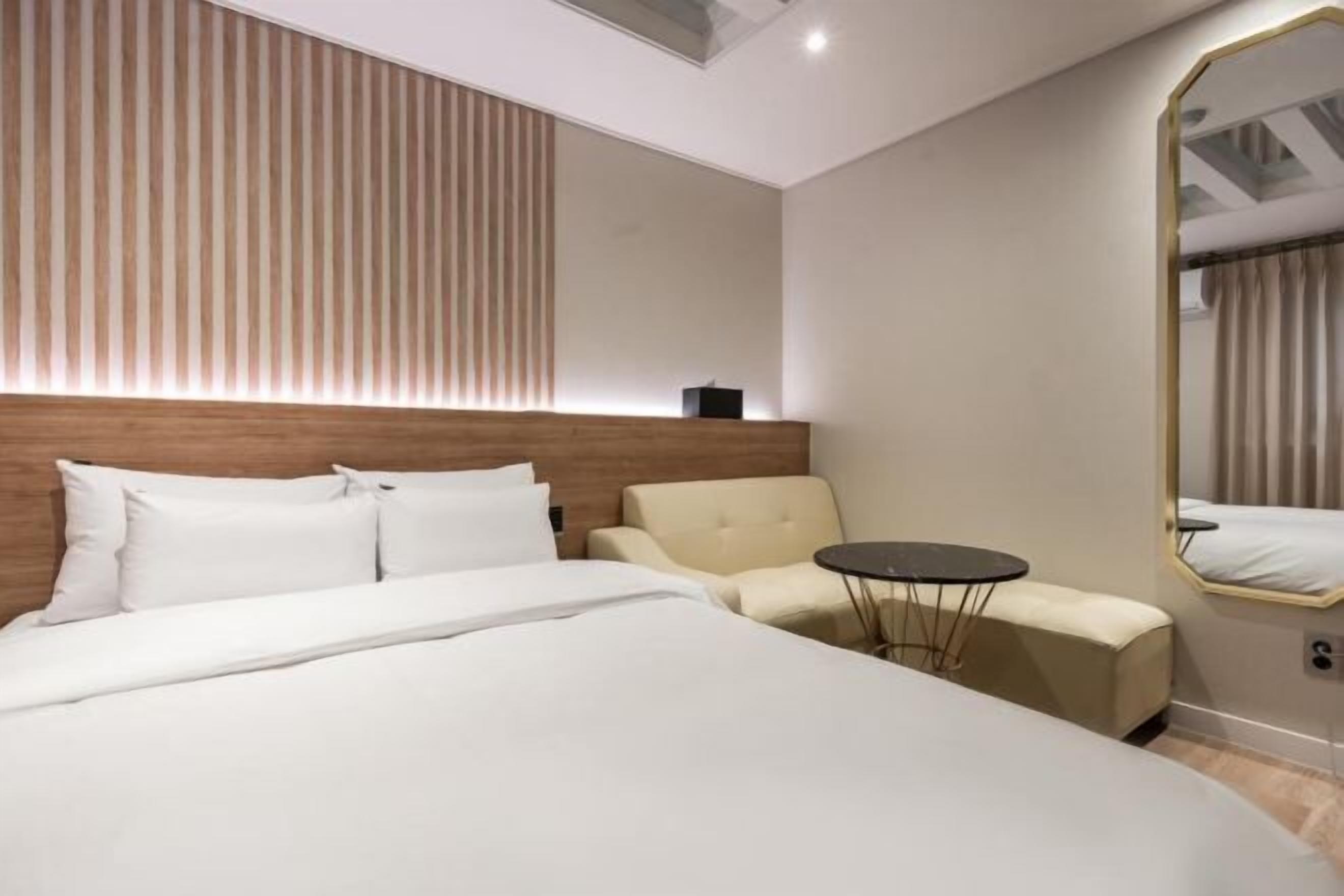 Desk, laptop workspace, free WiFi