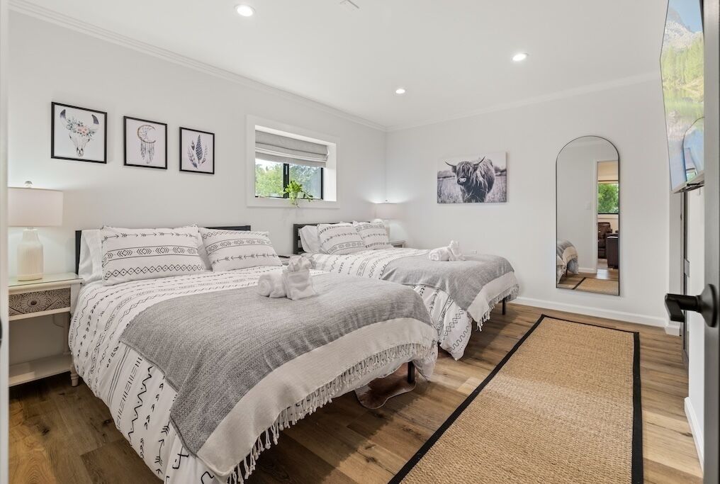 2 bedrooms, desk, iron/ironing board, free WiFi