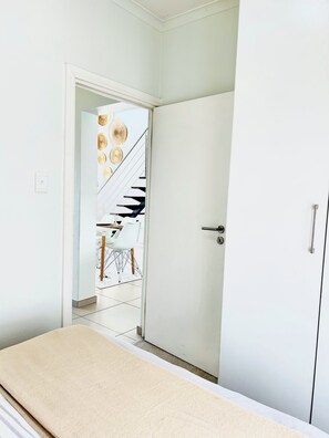 2 bedrooms, iron/ironing board, WiFi, bed sheets - Enjoy a stylish experience at this centrally-located den! (Dainfern)