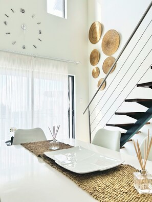 Dining - Enjoy a stylish experience at this centrally-located den! (Dainfern)